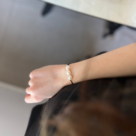 צמיד חוט שחור