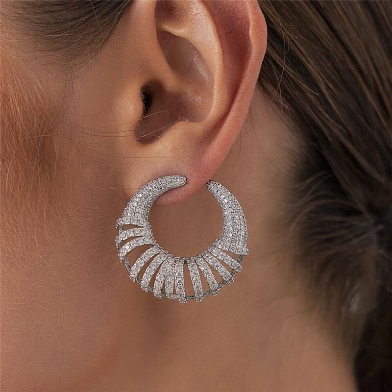 עגיל חצי עיגול משובץ