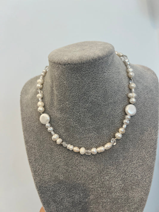 שרשרת פנינים אבנים