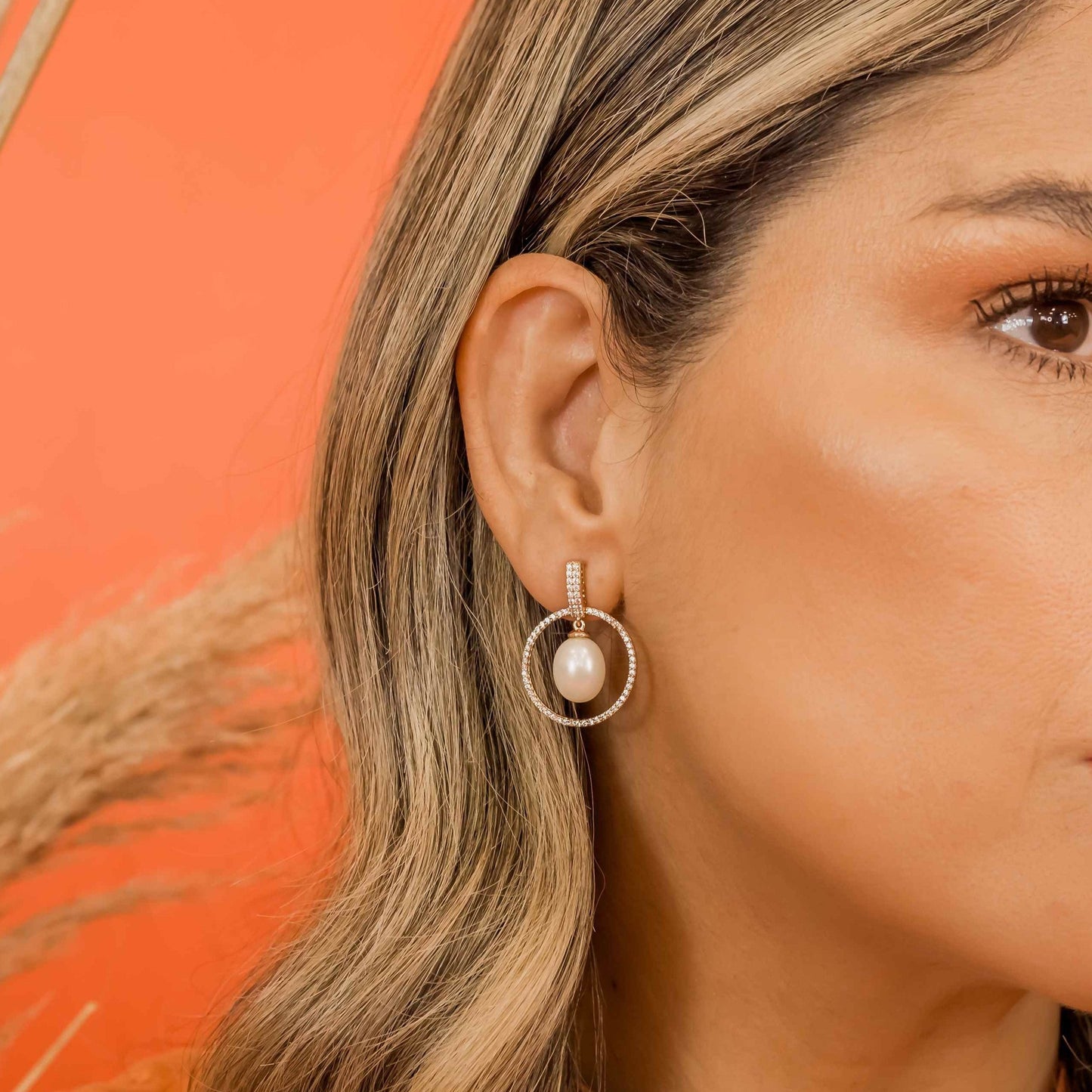 עגיל עיגול עם פנינה